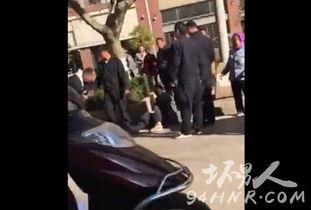 云南男网红吃瓜事件视频,网友热议其行为与后果